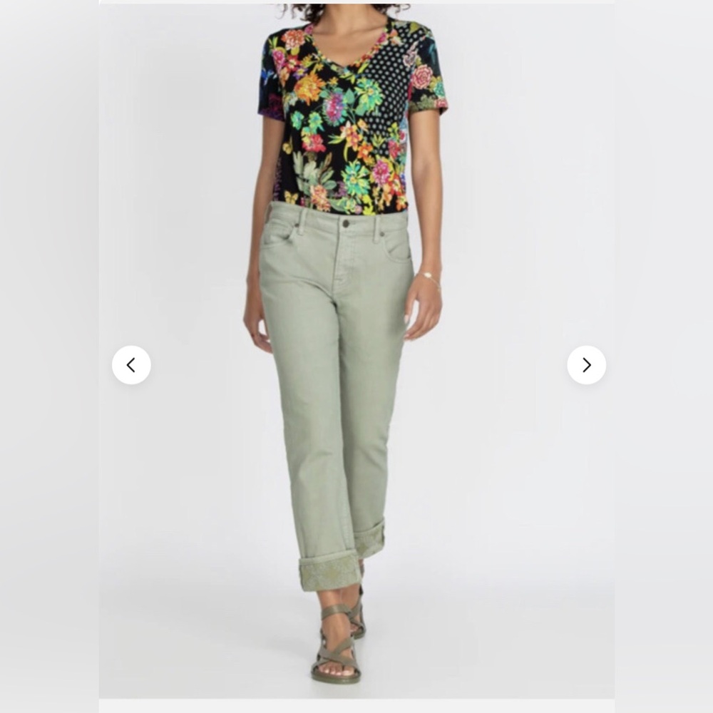 Johnny Was  Catalina Boyfriend Women’s Oil Green Jeans Embellished Cuffs size 31